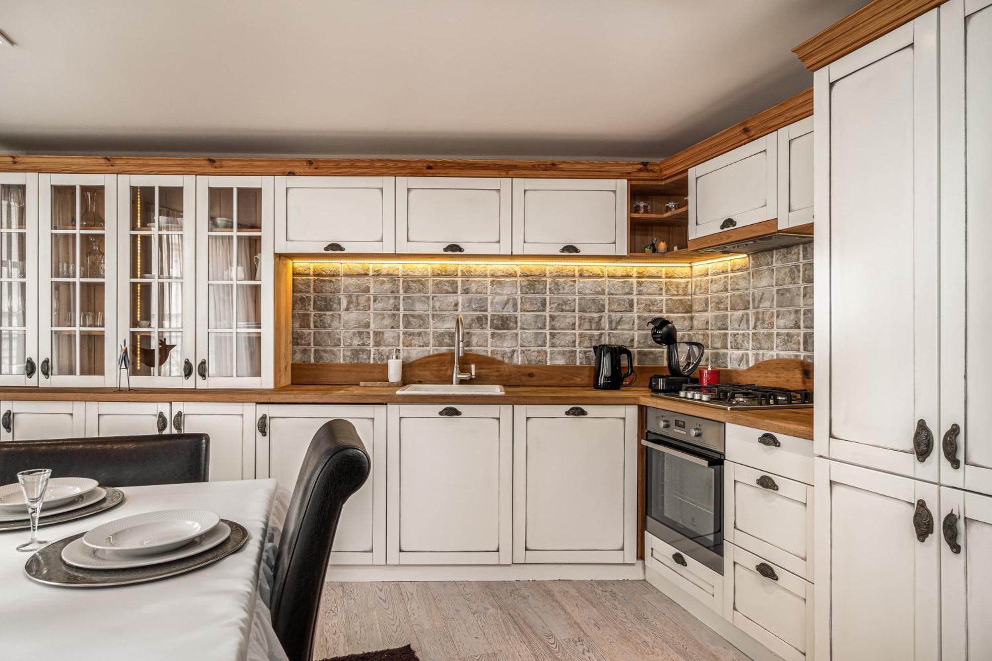 Luxurious And Royal Apartment In The Old Town Bratislava Exterior foto