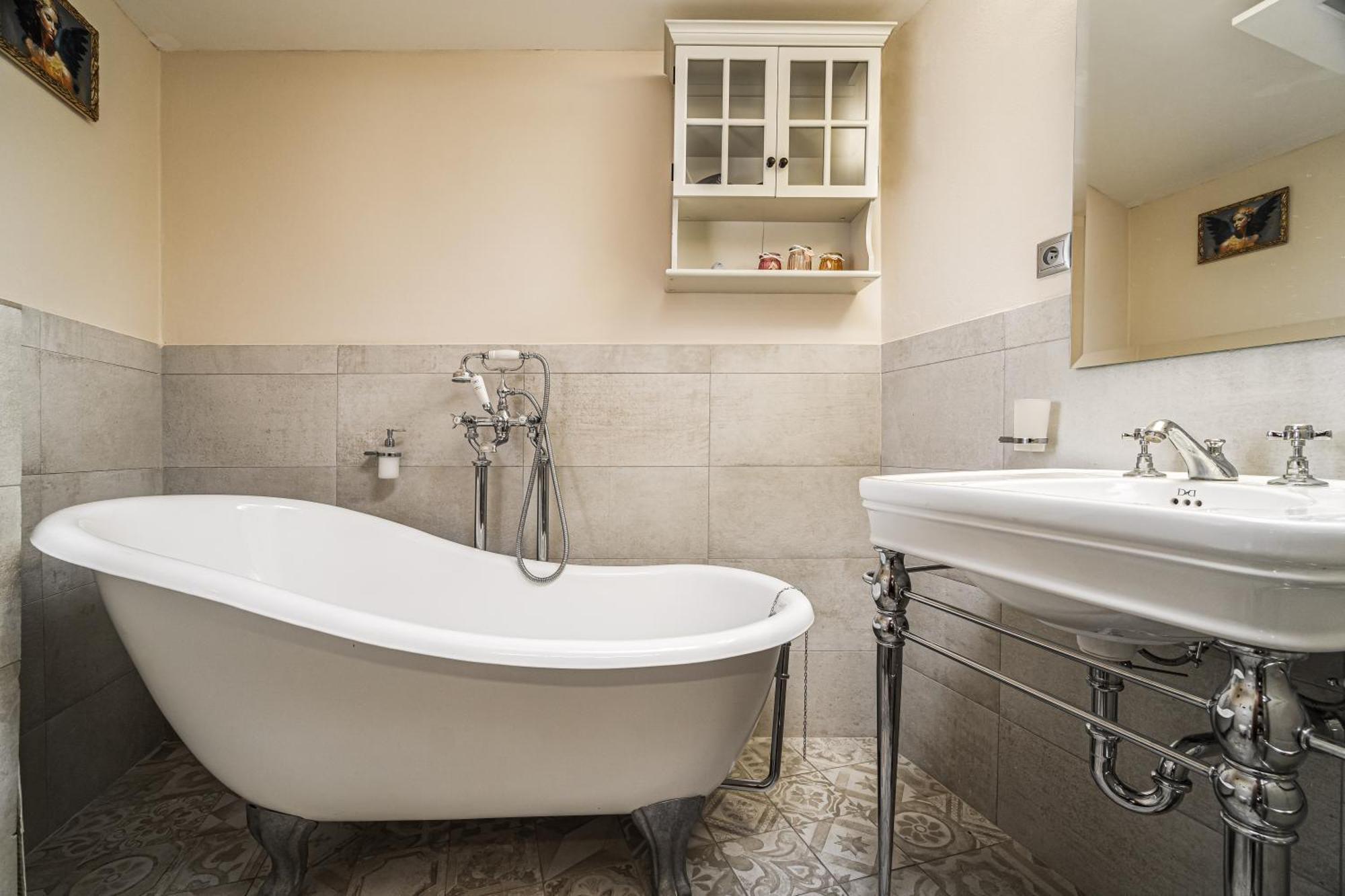 Luxurious And Royal Apartment In The Old Town Bratislava Exterior foto