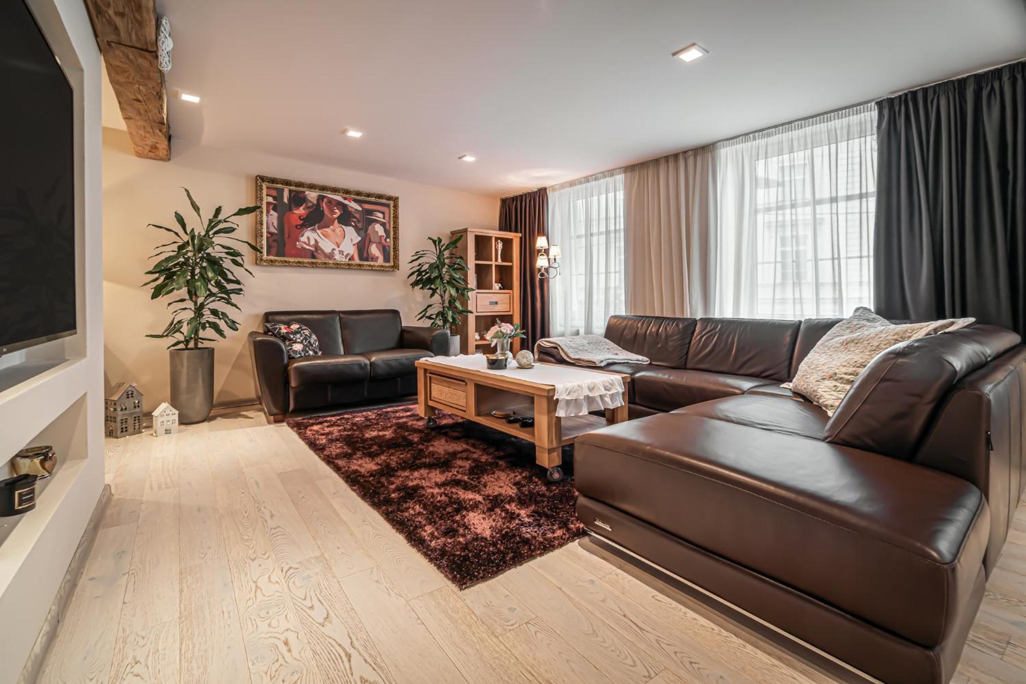 Luxurious And Royal Apartment In The Old Town Bratislava Exterior foto