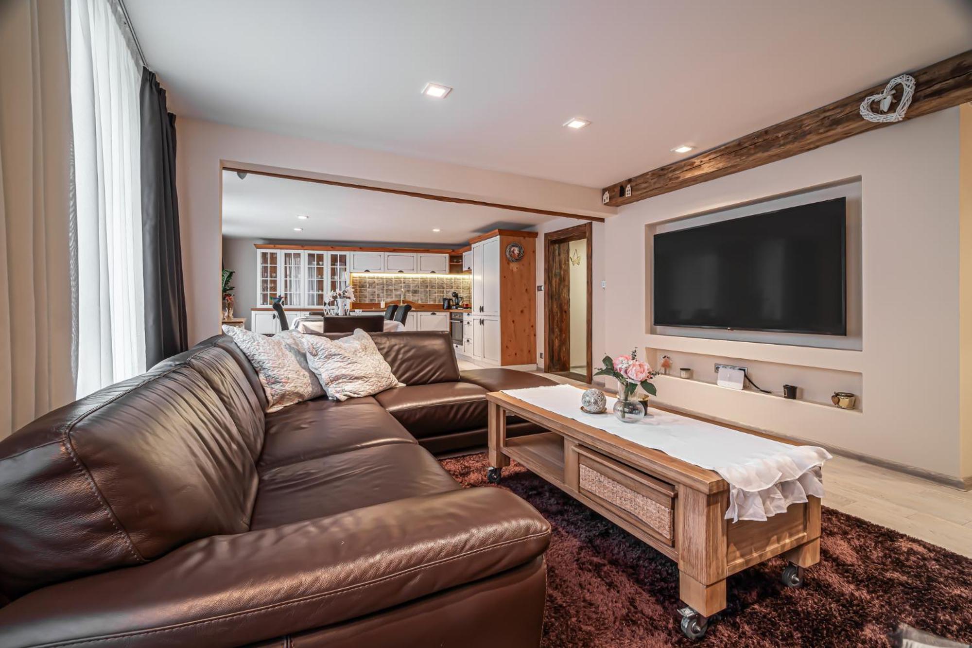 Luxurious And Royal Apartment In The Old Town Bratislava Exterior foto