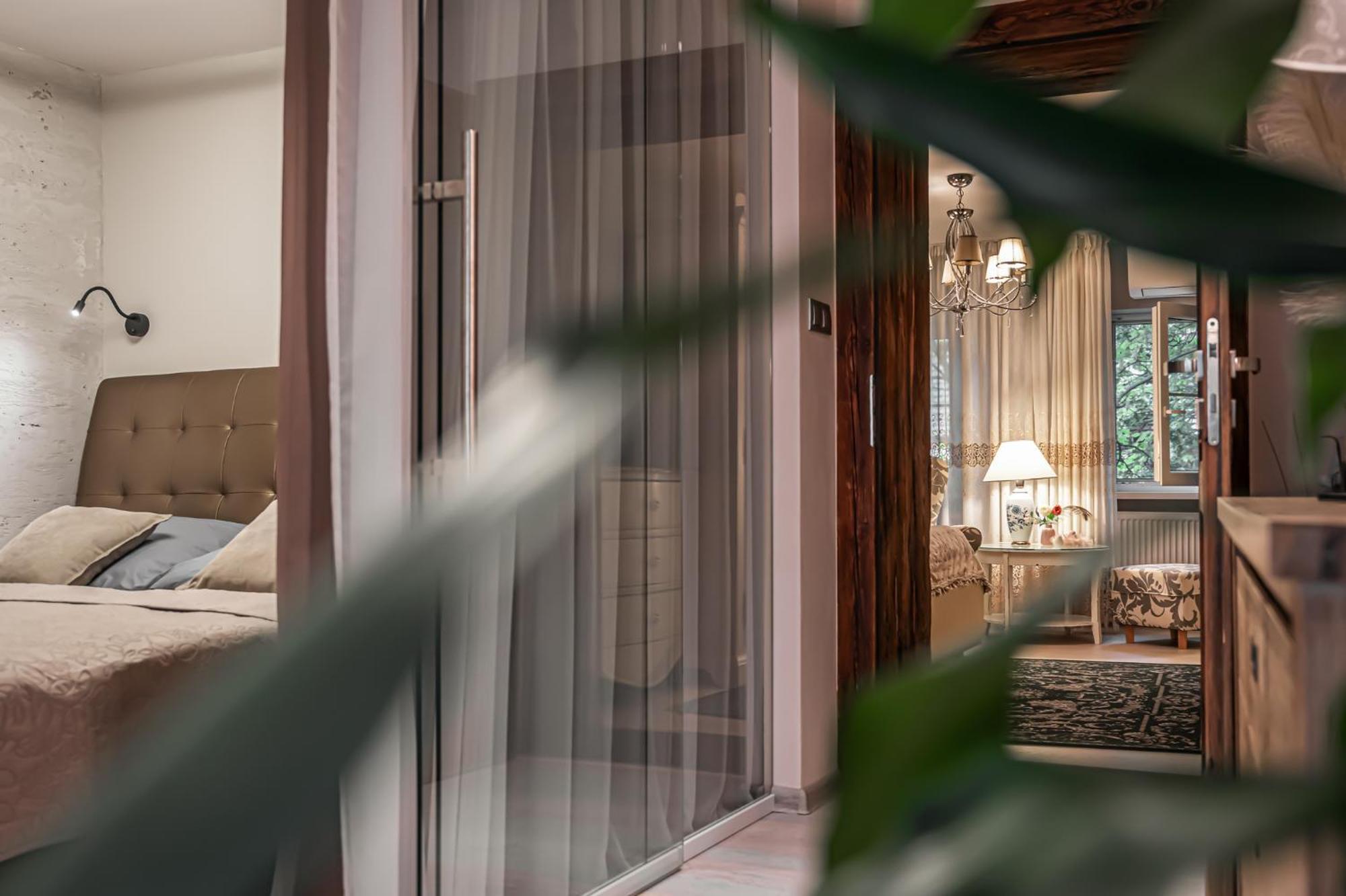 Luxurious And Royal Apartment In The Old Town Bratislava Exterior foto