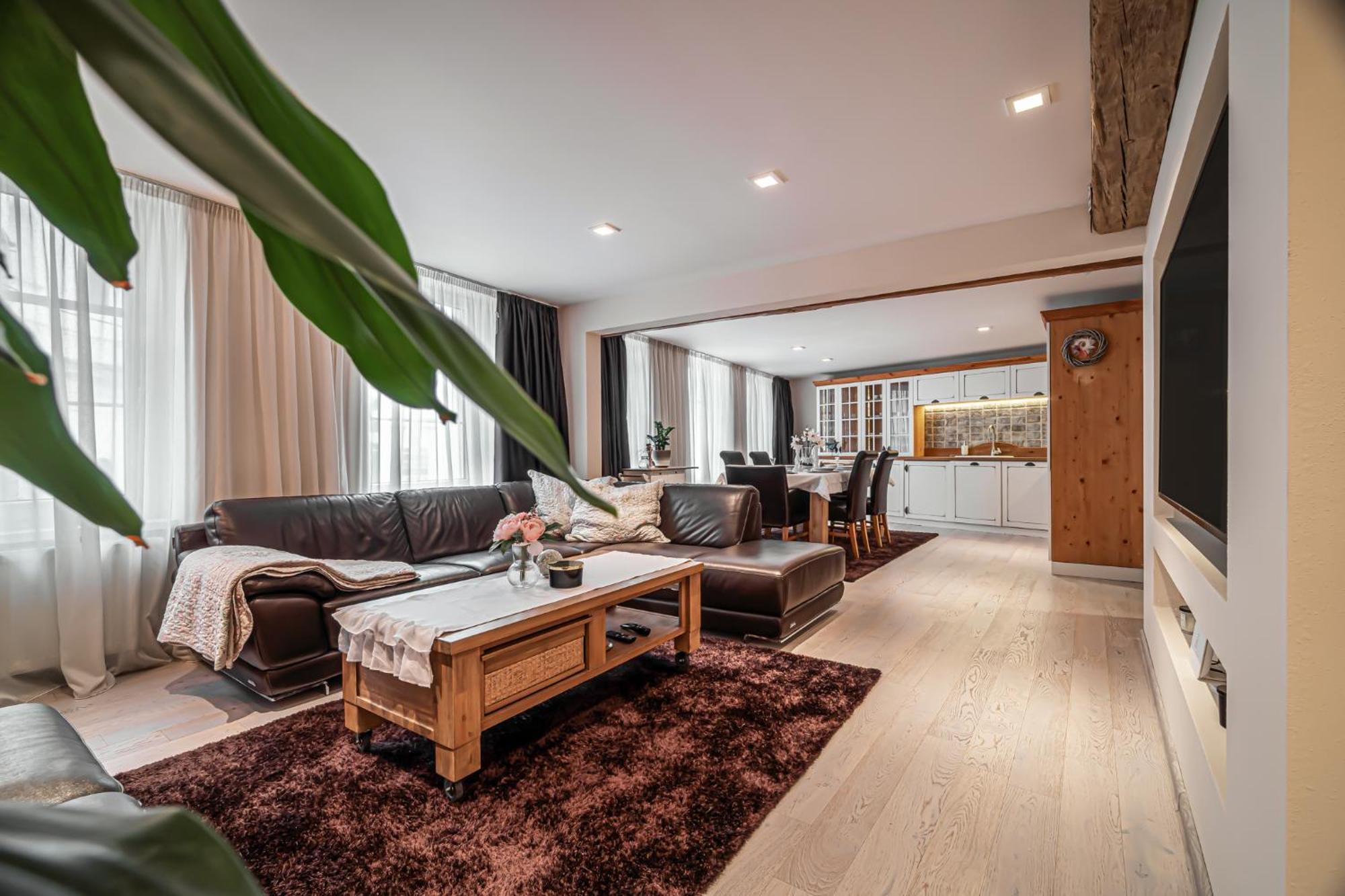 Luxurious And Royal Apartment In The Old Town Bratislava Exterior foto